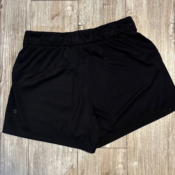 CRZ YOGA Women's Black Athletic Shorts - Picture 4 of 5